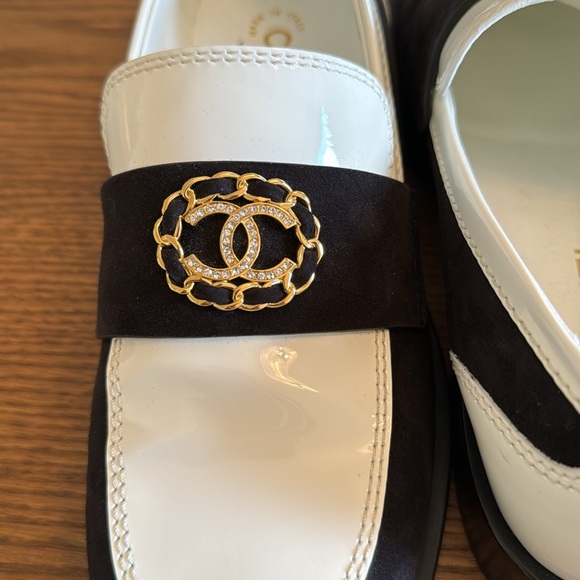 Chanel two tone loafers - Picture 4 of 4